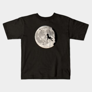 Mountaineering free climbing bouldering moon sky Kids T-Shirt